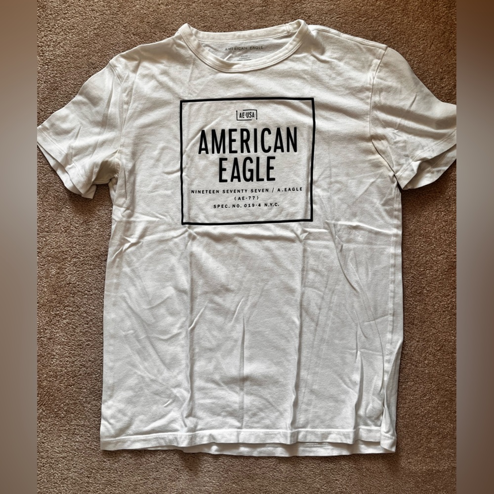 Mens American Eagle Small white T, super soft, great condition